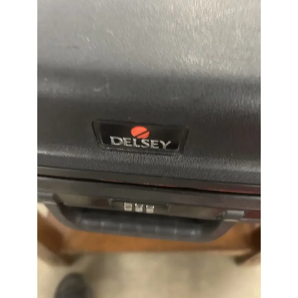 Vintage Delsey Club Hardside black Luggage Suitcase 21x16x8